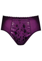 Voorzijde minimizer slip met bloemenpatroon in de kleur beetroot van het merk Naturana