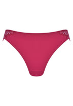 Voorzijde productafbeelding slip met gerecycled kant in de kleur casis van het merk Naturana