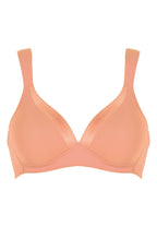 Voorzijde productafbeelding soft bh met glansband in de kleur peach pink van het merk Naturana 