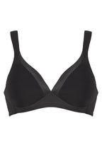 Voorzijde productafbeelding soft bh met glansband in de kleur zwart van het merk Naturana