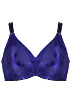 Voorzijde productafbeelding minimizer bh met bloemenpatroon in de kleur galaxy violet van het merk Naturana