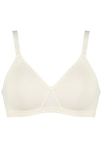 Voorzijde productafbeelding minimizer bh met patroon in de kleur ecru van het merk Naturana