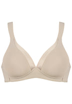Voorzijde productafbeelding soft bh met glansband en patroon in de kleur beige van het merk Naturana