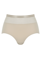 Voorzijde productafbeelding hoge slip met mesh in de kleur beige van het merk Naturana