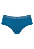 Voorzijde productafbeelding katoenen slip met kanten rand in de kleur mykonos blue van het merk Naturana