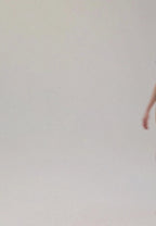 Video van vrouw die de lambada prothese bh en slip in de kleur zwart van het merk Megami draagt