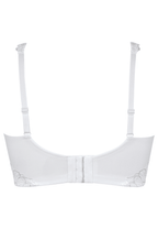 Achterzijde productafbeelding side smoother bh met gerecycled kant in de kleur ecru van het merk Naturana